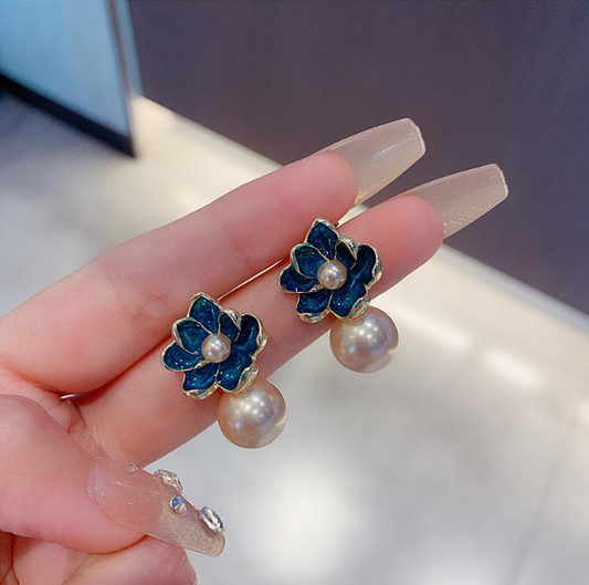 Luxurious Crystal Flower Earring