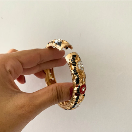 Manjari Meenakari Kada