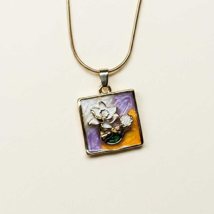 Floral Pendant Necklace
