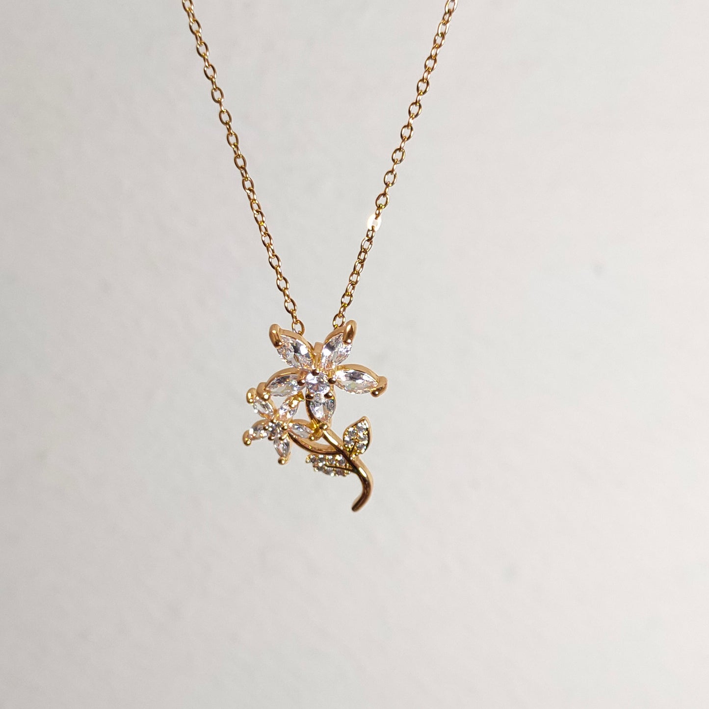Floral Pendant Necklace