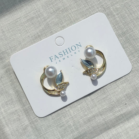 Leaf-Shape Pearl Stud Earrings