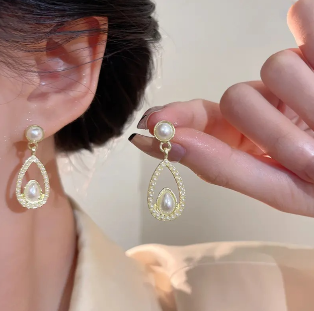 Pearl Tear Drop Earring