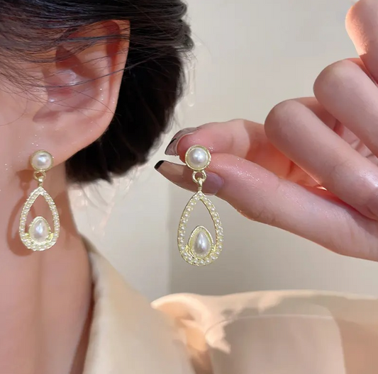 Pearl Tear Drop Earring