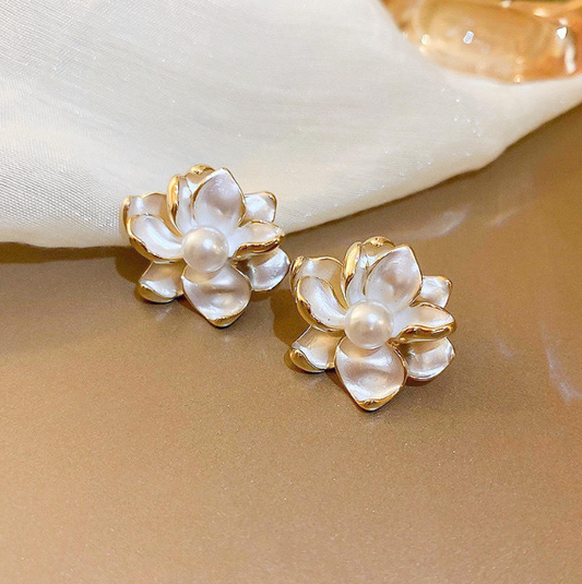 White Pearl Stud Earring