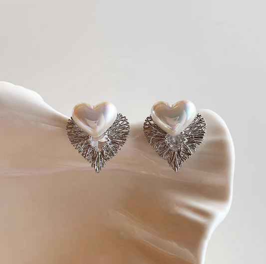 White Pearl Heart Shape Earring